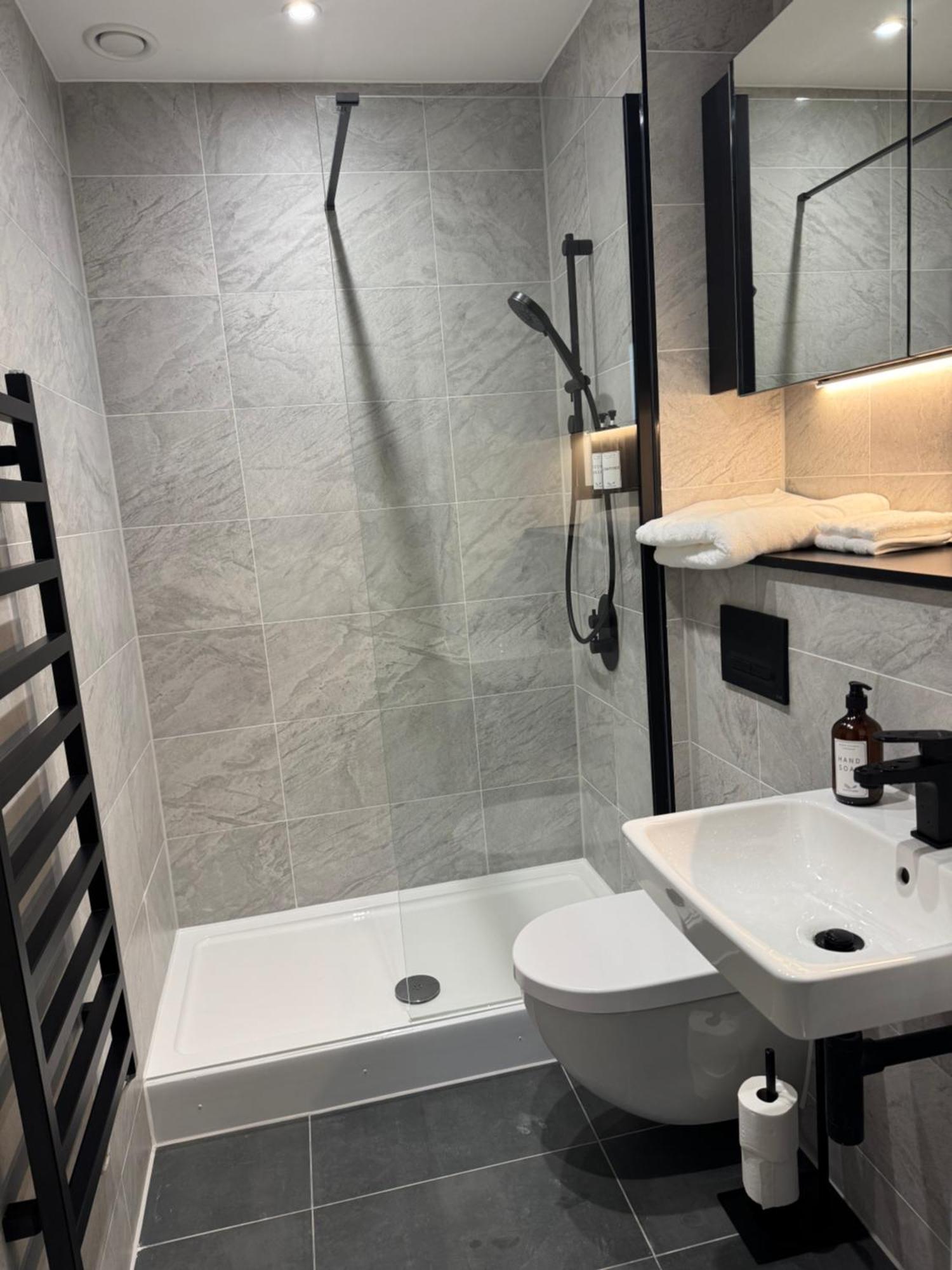 Equinox Apartment *